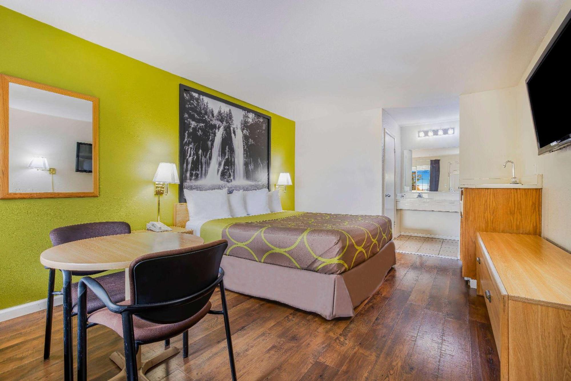 Super 8 By Wyndham Auburn Otel Dış mekan fotoğraf