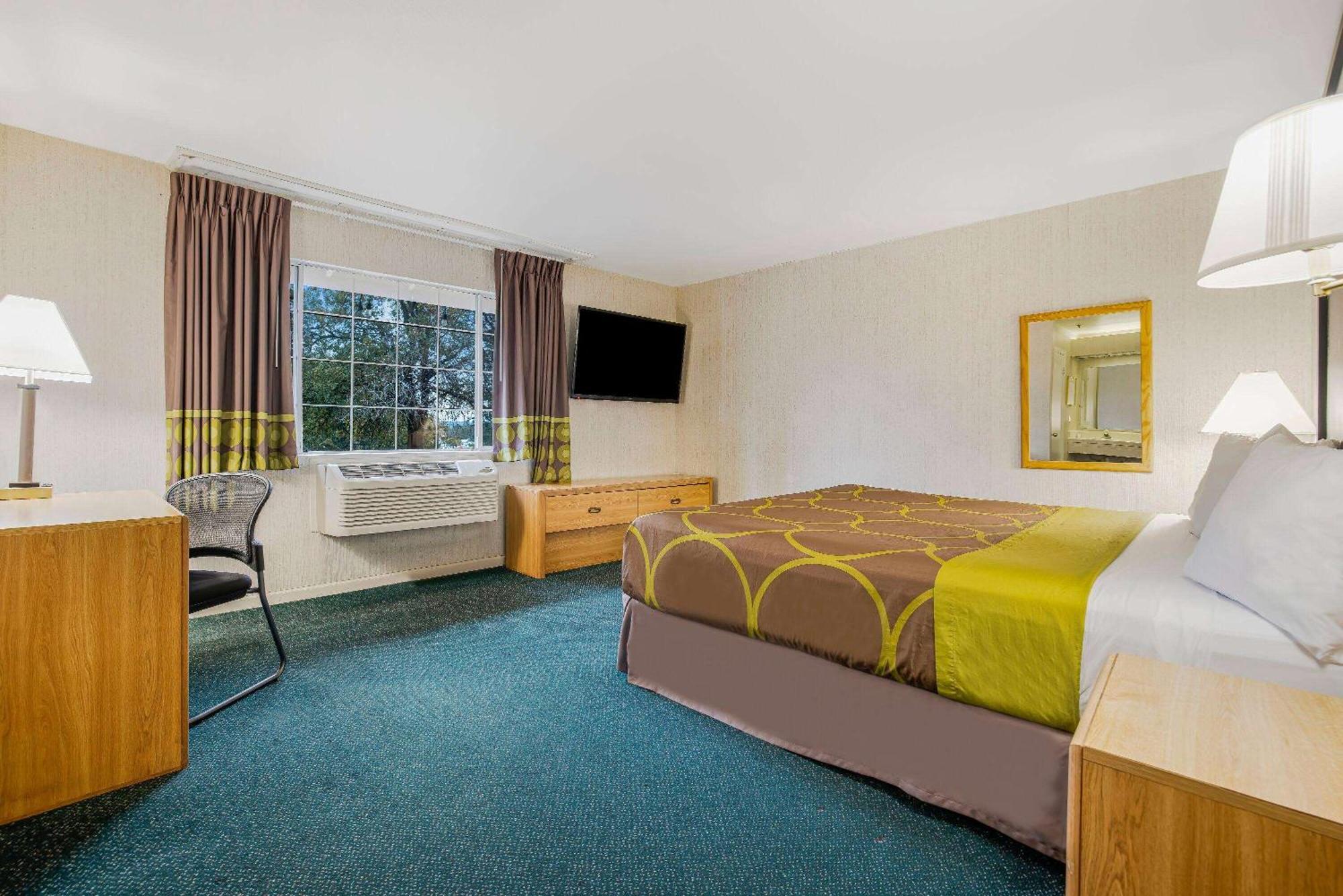 Super 8 By Wyndham Auburn Otel Dış mekan fotoğraf