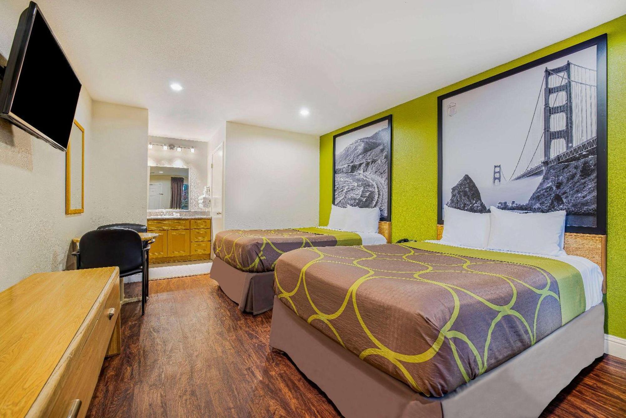 Super 8 By Wyndham Auburn Otel Dış mekan fotoğraf