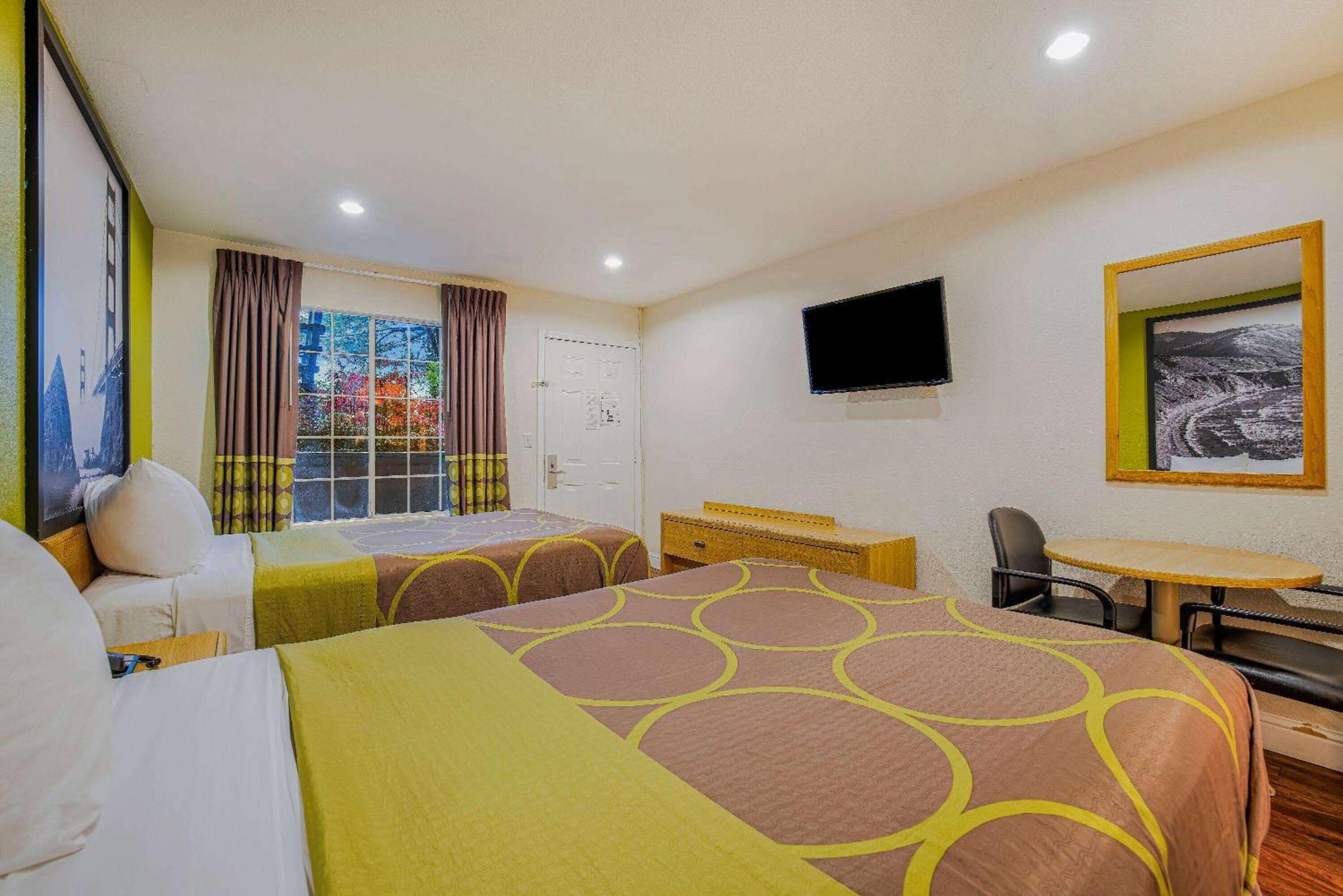 Super 8 By Wyndham Auburn Otel Dış mekan fotoğraf