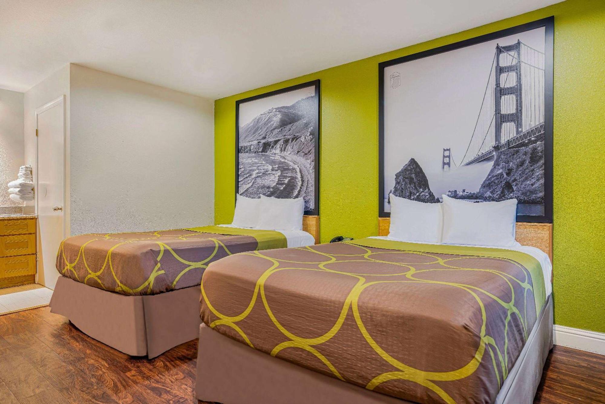 Super 8 By Wyndham Auburn Otel Dış mekan fotoğraf